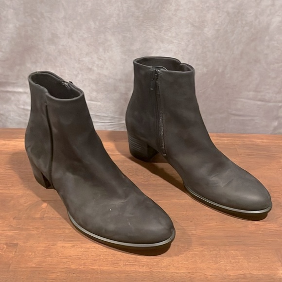 Ecco ankle low heel boots black Nubuck leather size 5 - Picture 2 of 7